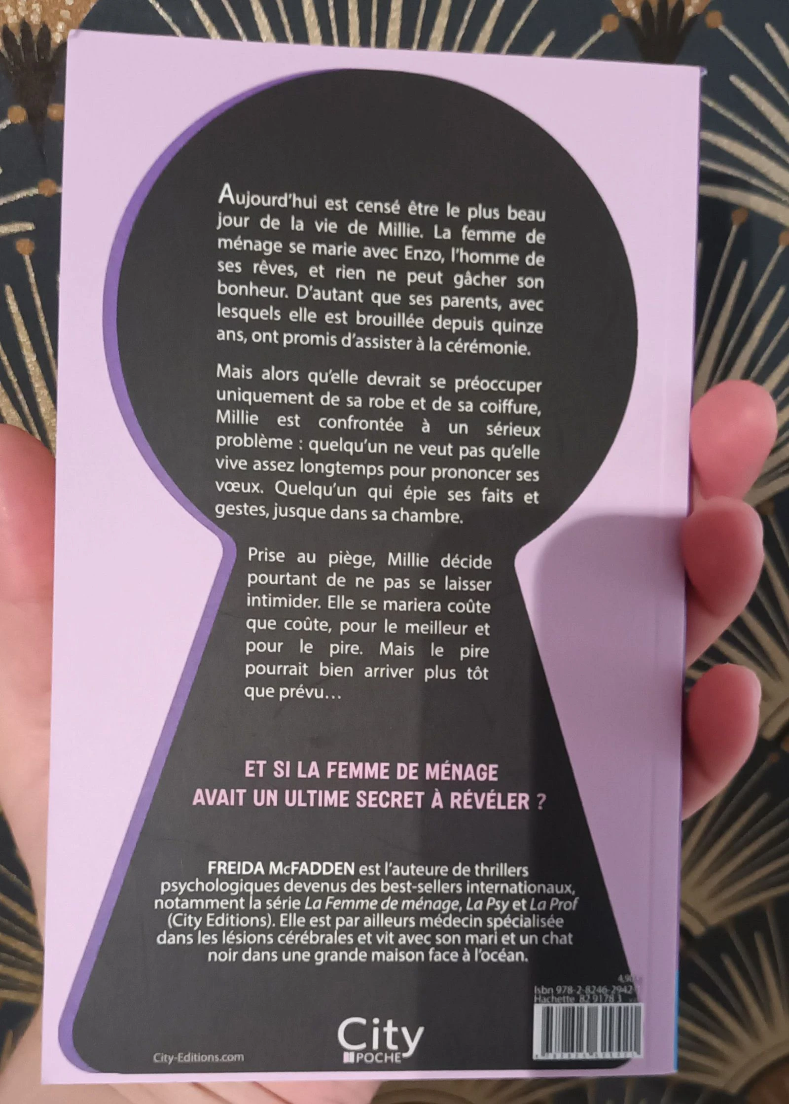 A empregada casa-se – photo 2